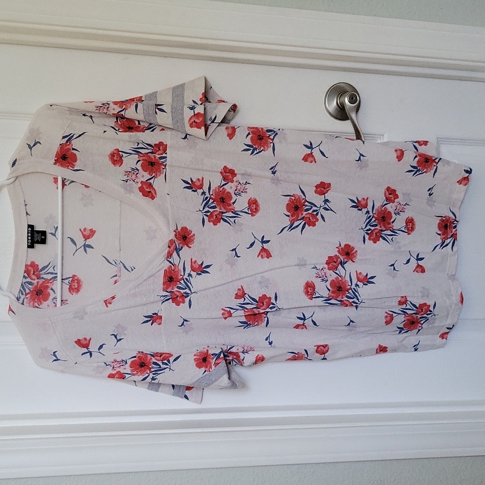 Torrid tee size 2